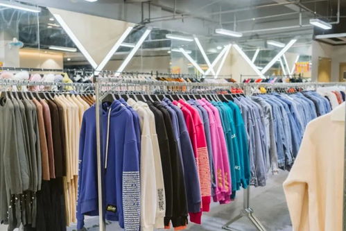 工廠特賣(mài)開(kāi)倉(cāng)大促 羊絨大衣、羽絨服、毛衣等針紡織品一應(yīng)俱全