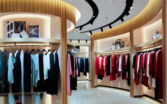 淘寶與實體店衣服的差異揭秘 品質(zhì)、價格與體驗背后的'貓膩'